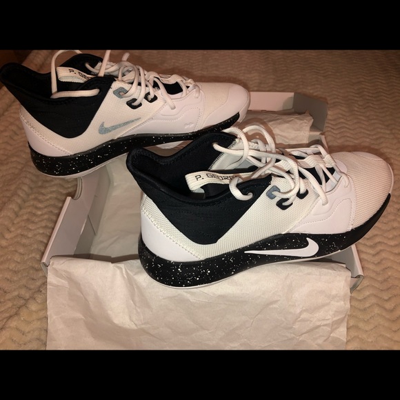 Shoes - Picture 3 of 5